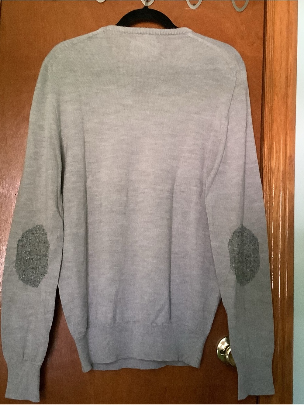 Peregrine Men’s Light Gray V-Neck Sweater - Picture 3 of 3